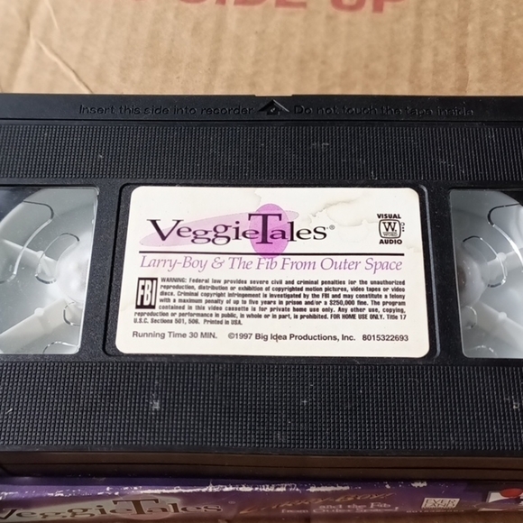 VEGGIE Tales VHS, Larry Boy and the Fib from outer Space - Picture 2 of 2
